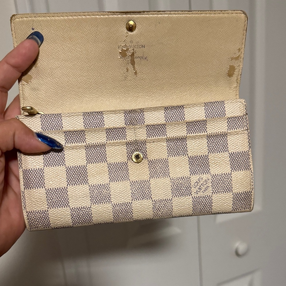 Louis Vuitton Damier azure wallet and dust bag has call outs - Picture 7 of 16